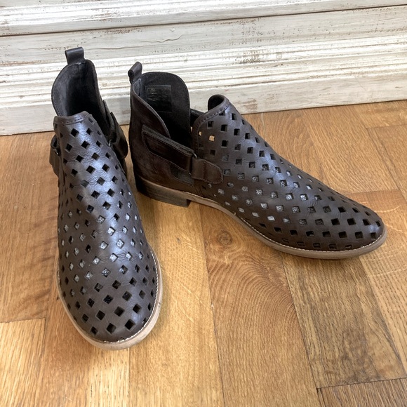 Anthropologie Musse and Cloud Ankle booties laser cut leather. EU 41, US NWOT - Picture 3 of 4